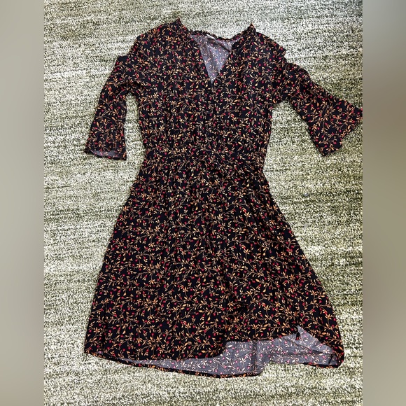 Old Navy Waist defined flutter sleeve Henley dress - Picture 4 of 6